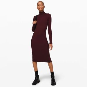 lululemon it’s rulu mock neck dress in garnet size 4